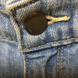 Mom Jean Look Soft Medium Wash size 6/28 New by Universal Thread